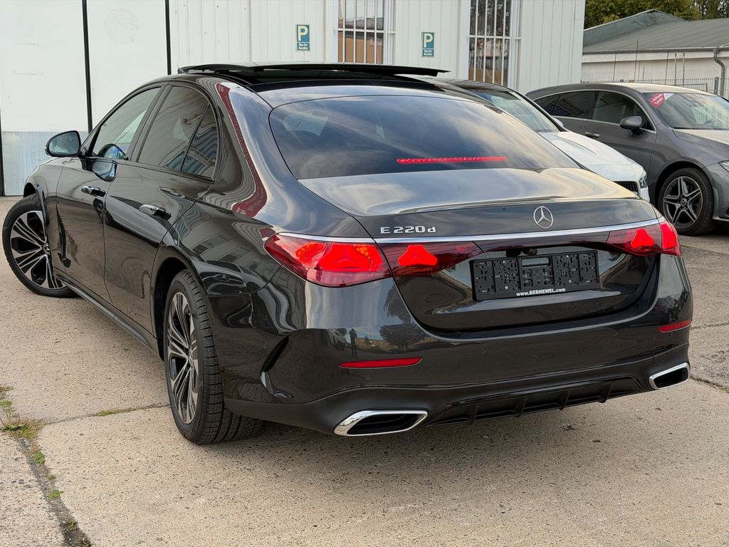 Mercedes-Benz E 220 2023 г. Серый, пробег 58705 км