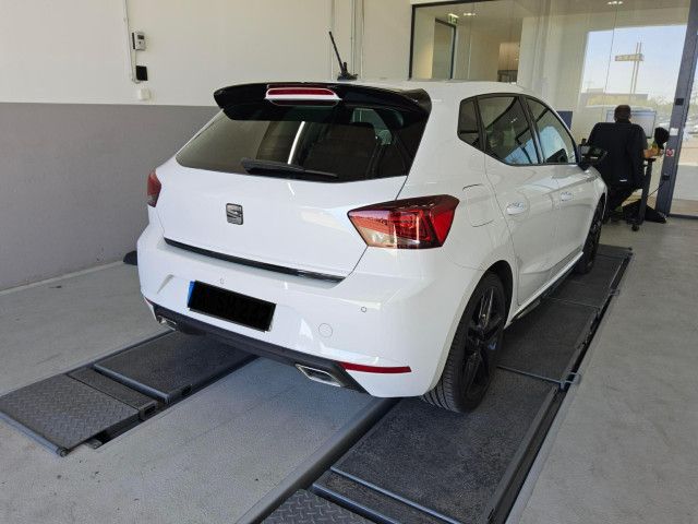 SEAT Ibiza 2023 г. Белый, пробег 47000 км
