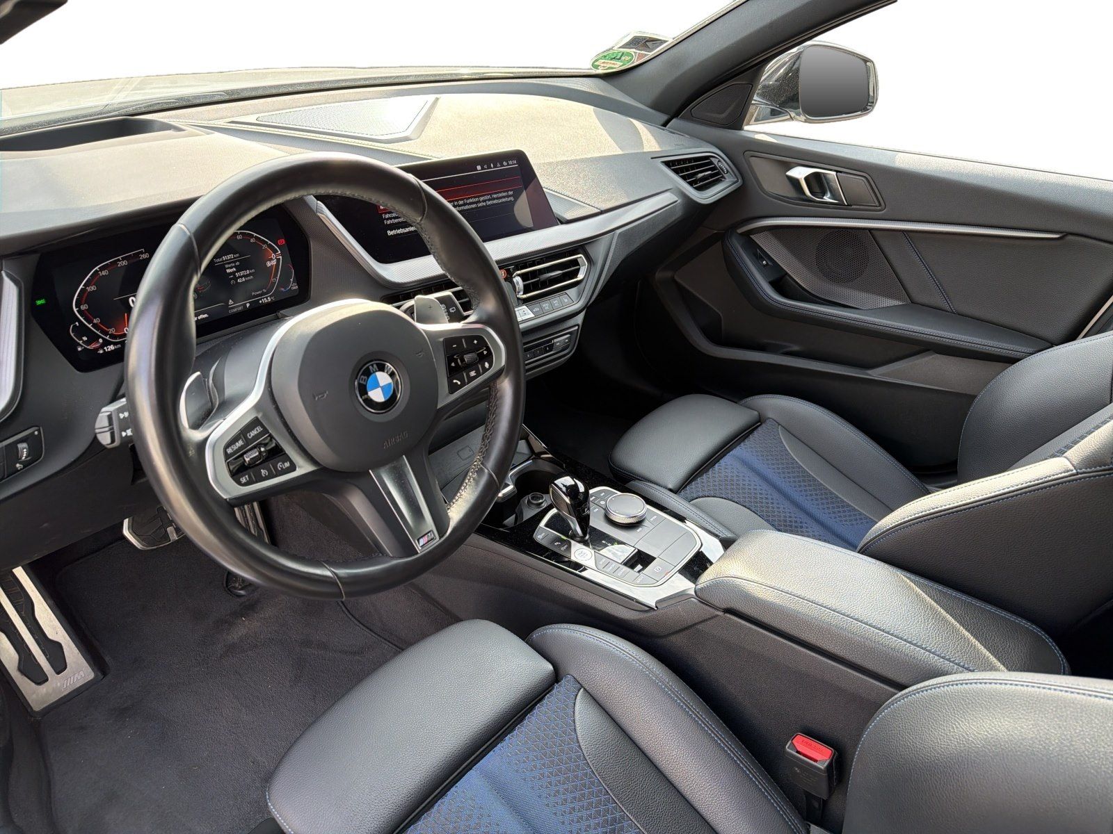 BMW 120 2023 г. Белый, пробег 51371 км