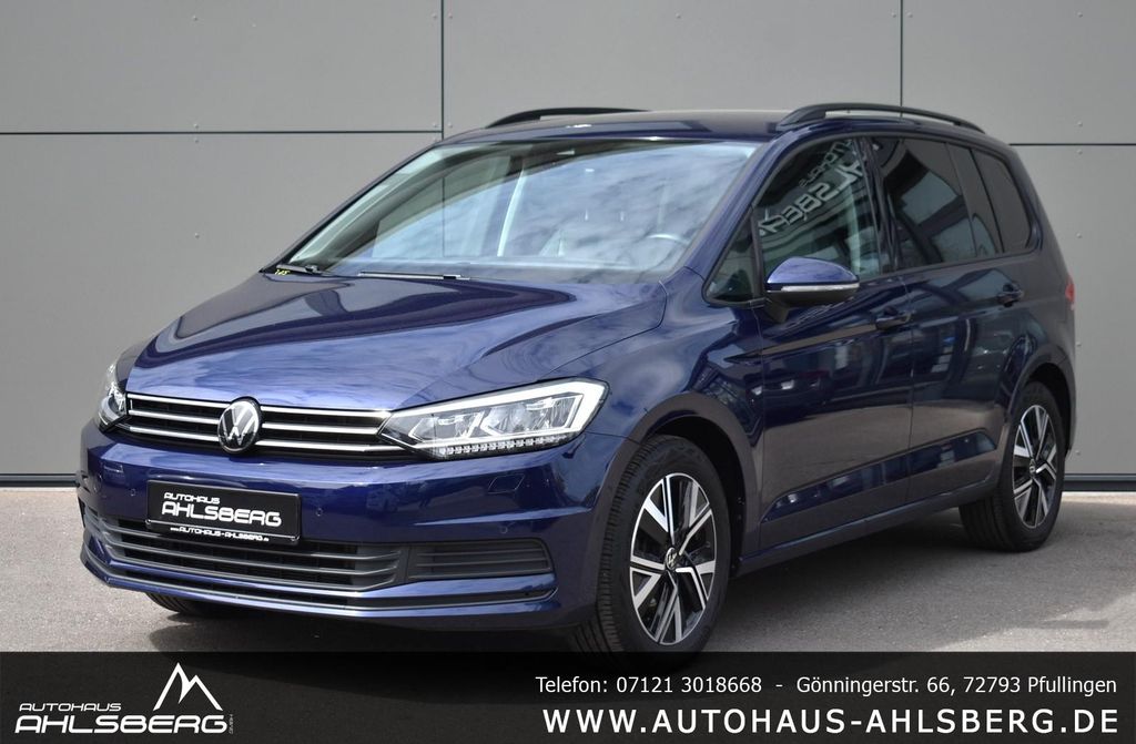 Volkswagen Touran 2023 г. Синий, пробег 59000 км