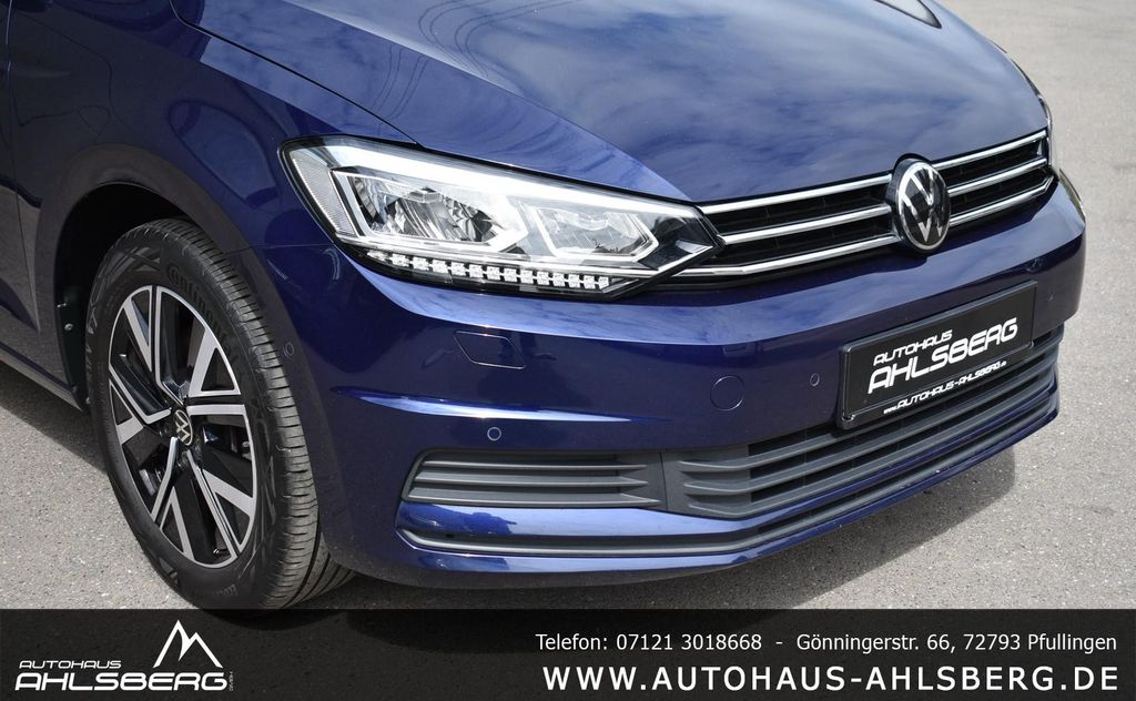 Volkswagen Touran 2023 г. Синий, пробег 59000 км