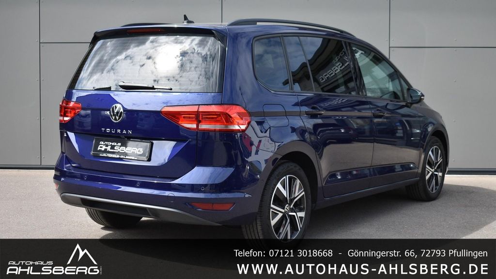 Volkswagen Touran 2023 г. Синий, пробег 59000 км
