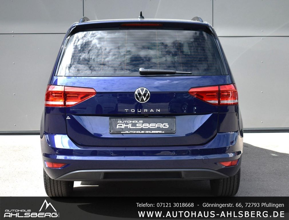 Volkswagen Touran 2023 г. Синий, пробег 59000 км