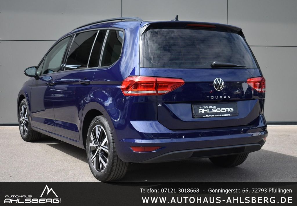 Volkswagen Touran 2023 г. Синий, пробег 59000 км