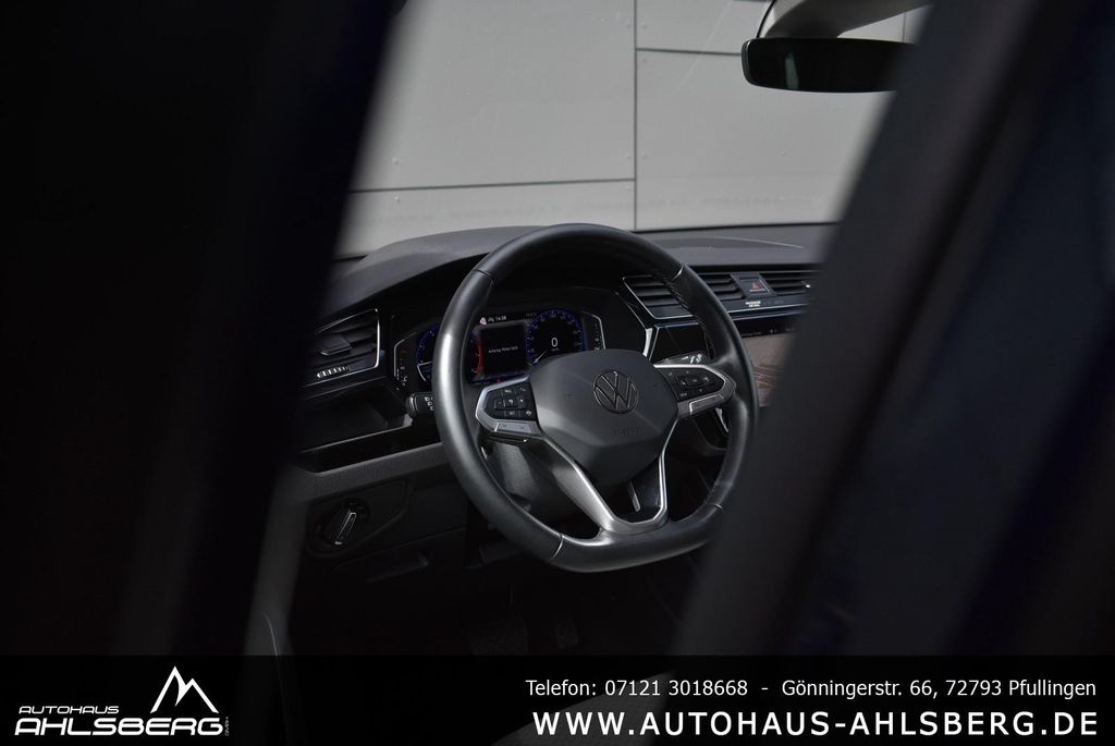 Volkswagen Touran 2023 г. Синий, пробег 59000 км