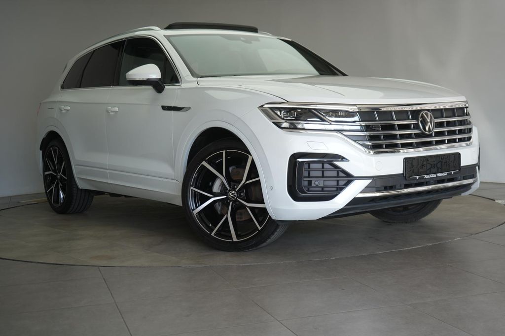 Volkswagen Touareg 2022 г. Белый, пробег 55000 км