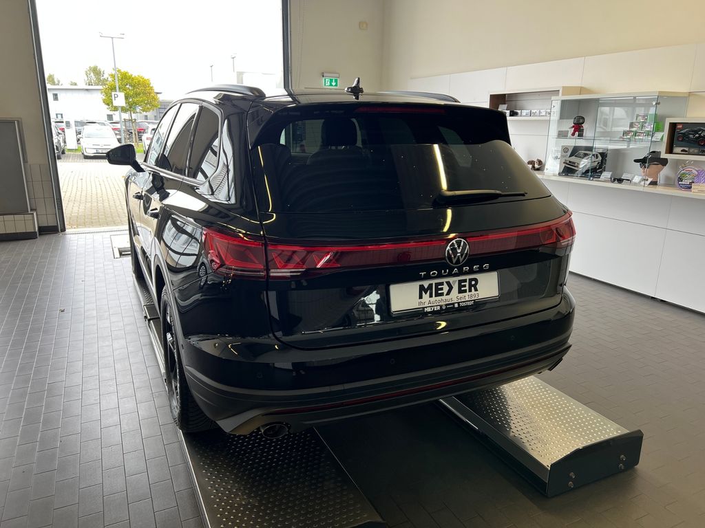 Volkswagen Touareg 2025 г. Чёрный, пробег 12776 км