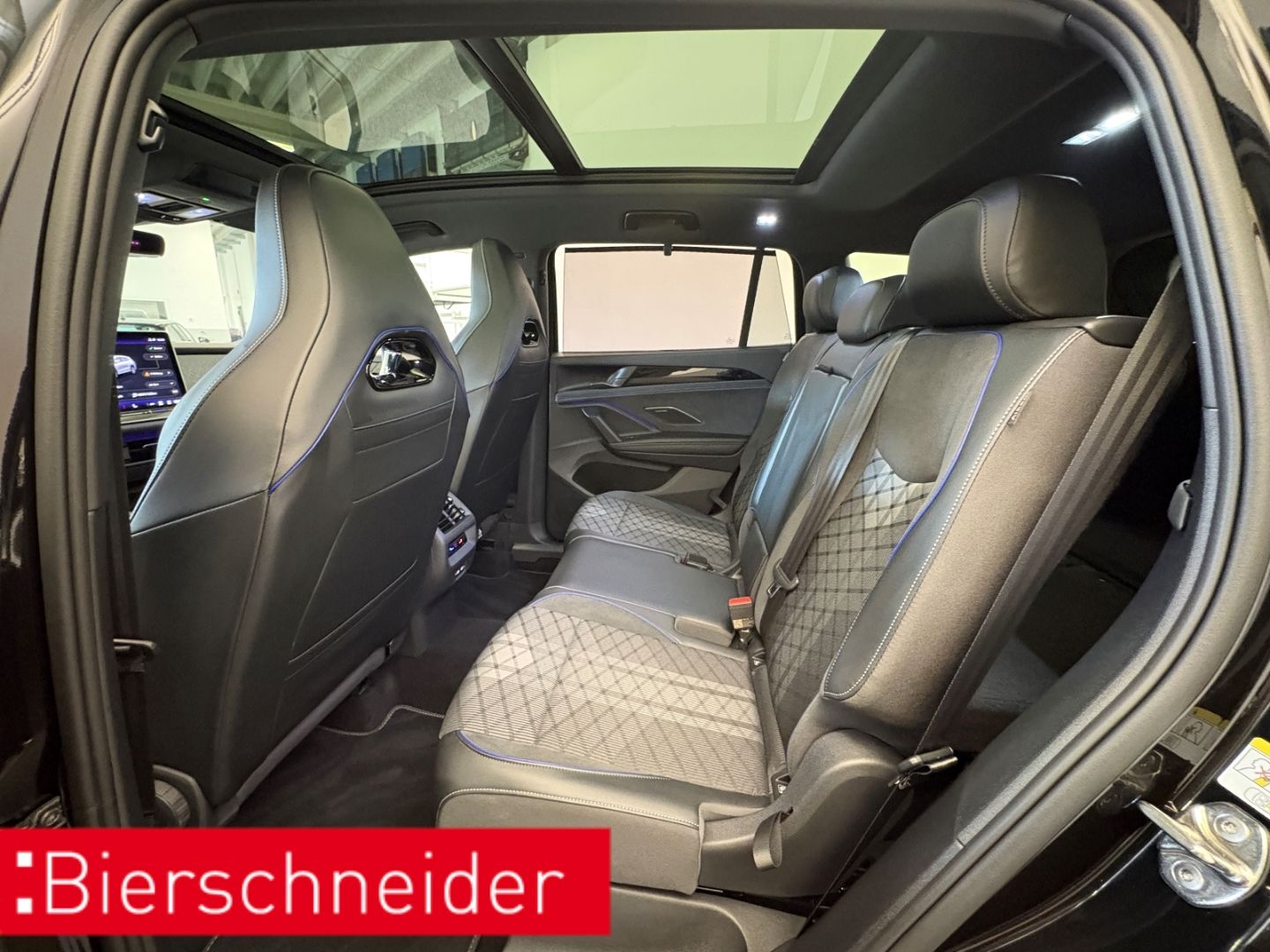 Volkswagen Tayron 2025 г. Чёрный, пробег 5350 км