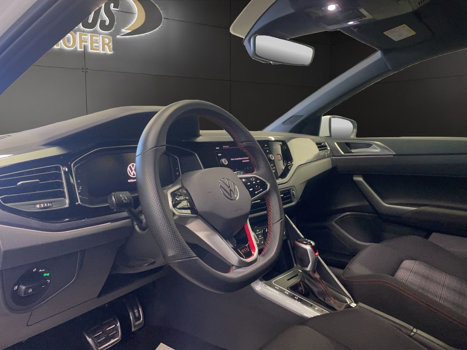 Volkswagen Polo 2023 г. Белый, пробег 29900 км