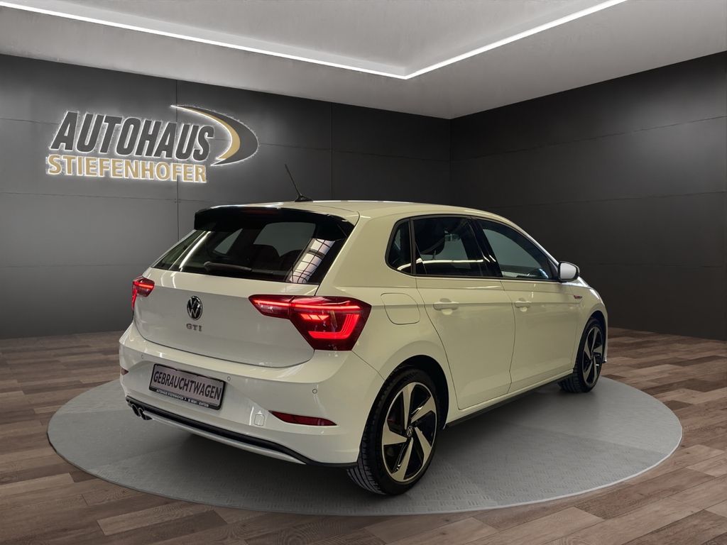 Volkswagen Polo 2023 г. Белый, пробег 29900 км