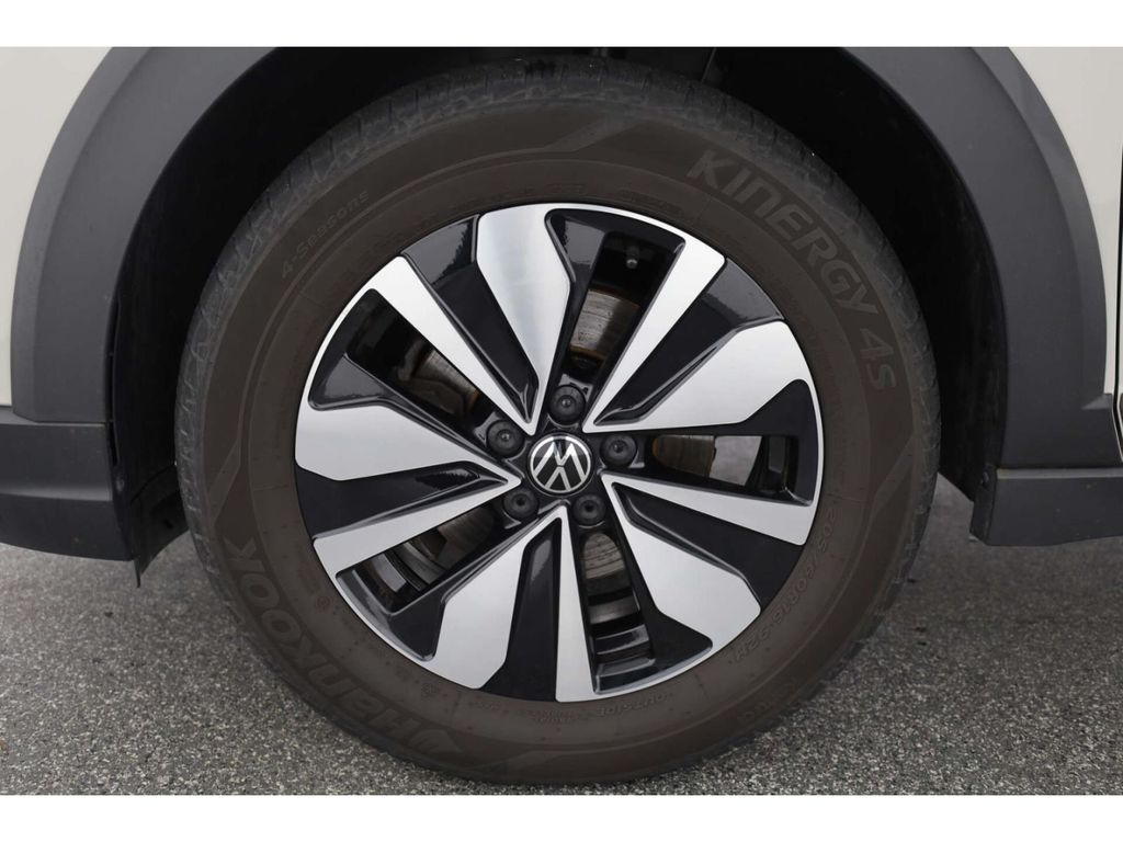 Volkswagen Taigo 2023 г. Серый, пробег 29777 км