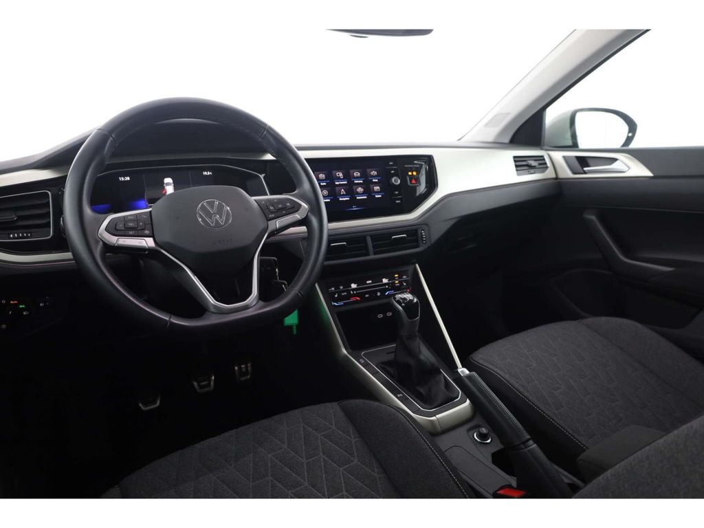 Volkswagen Taigo 2023 г. Серый, пробег 29777 км
