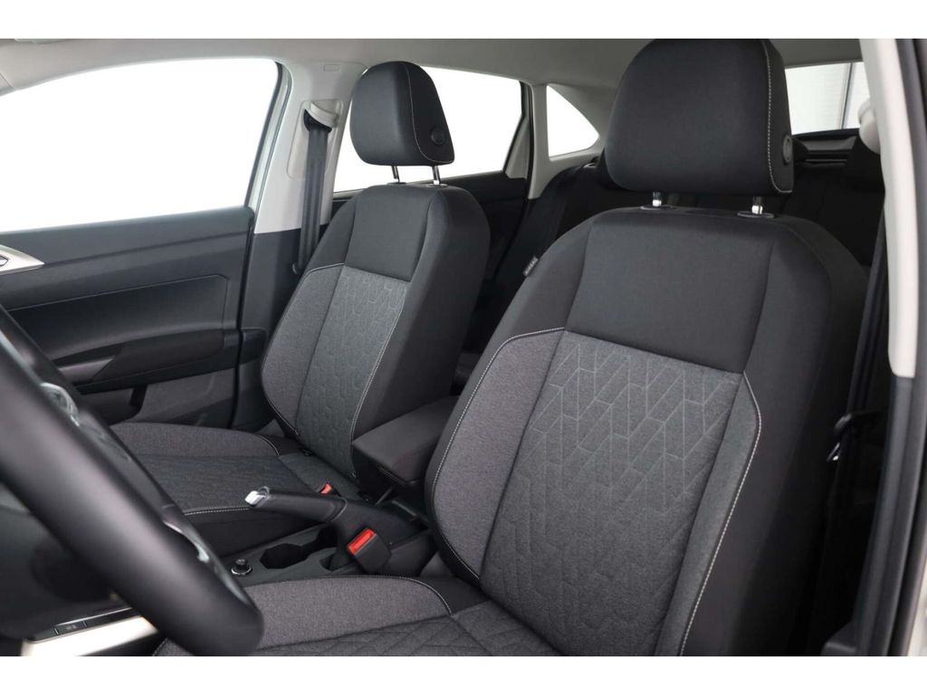 Volkswagen Taigo 2023 г. Серый, пробег 29777 км