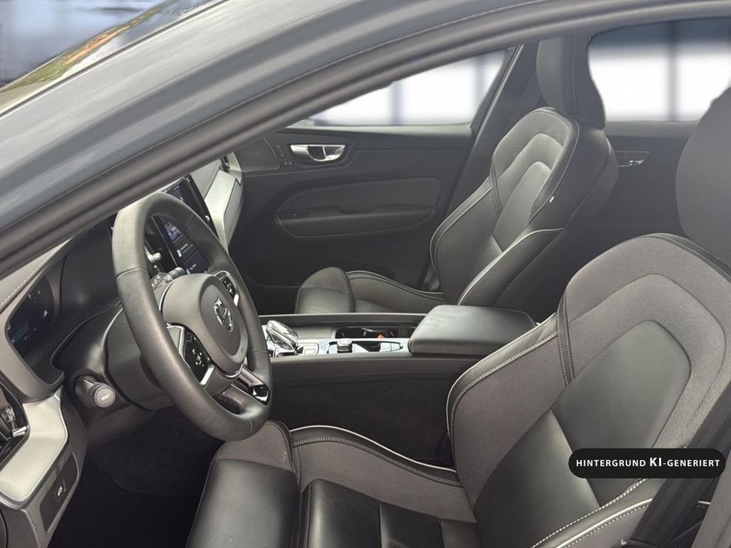 Volvo XC60 2023 г. Серый, пробег 49600 км