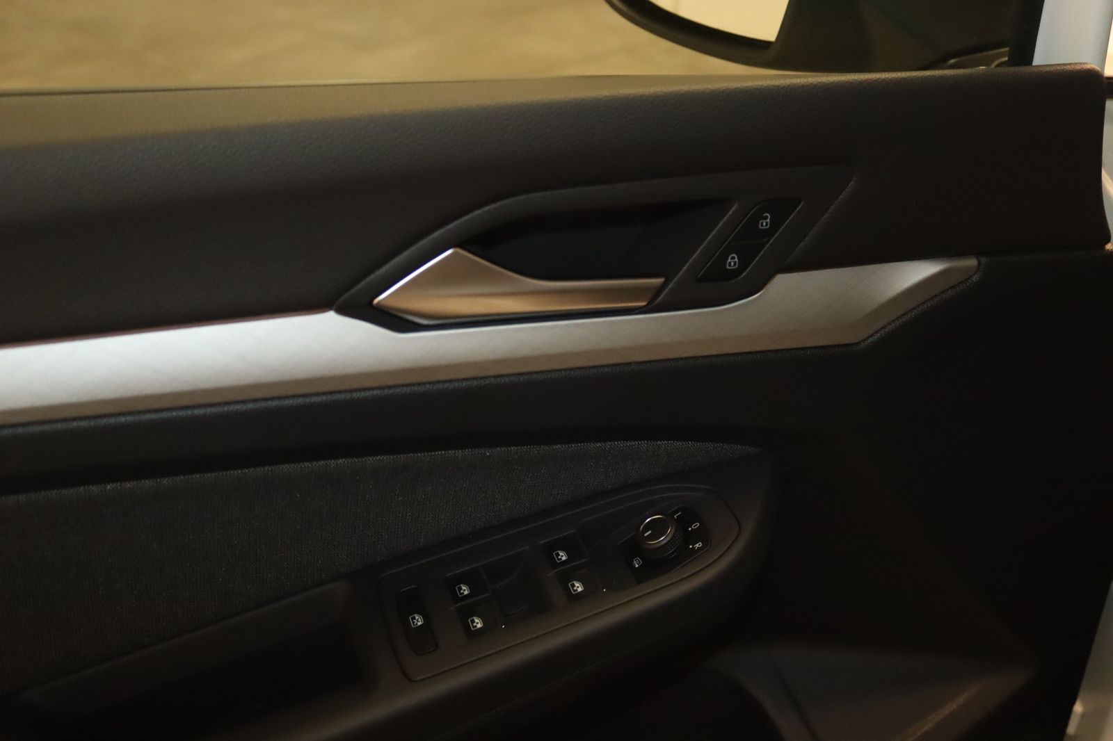 Volkswagen Golf 2023 г. Белый, пробег 39900 км