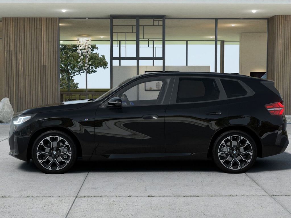 BMW X3 2026 г. Чёрный, пробег 4898 км