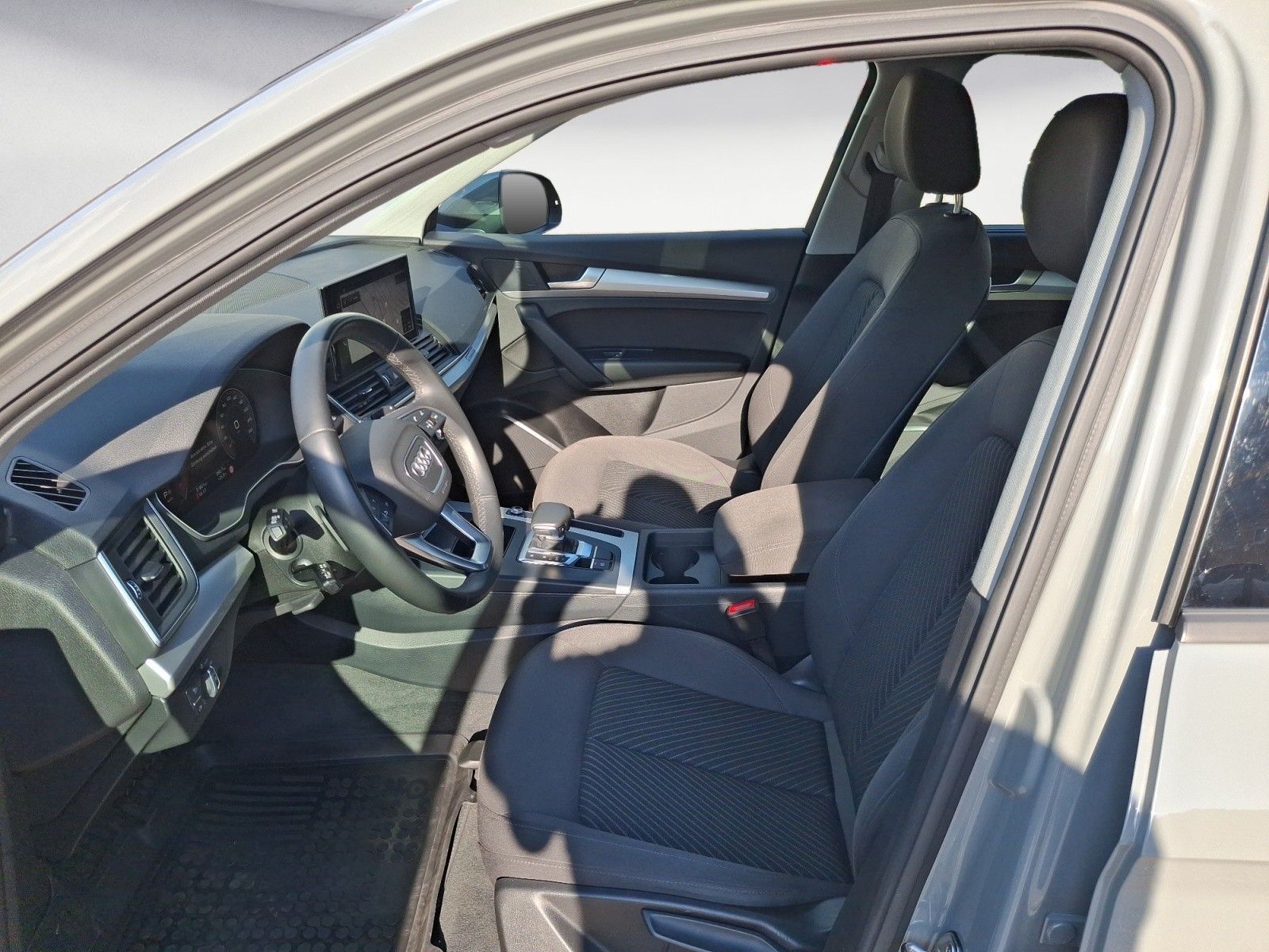 Audi Q5 2022 г. Серый, пробег 31799 км