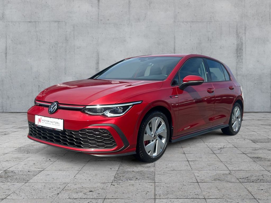 Volkswagen Golf 2024 г. Красный, пробег 29566 км