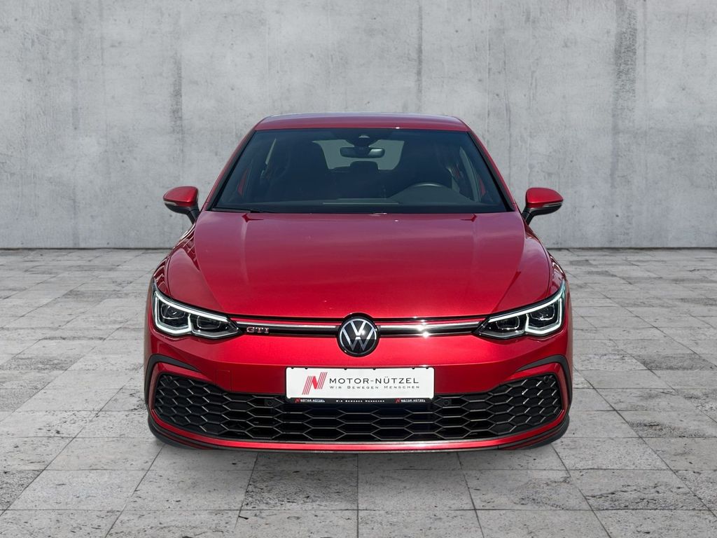 Volkswagen Golf 2024 г. Красный, пробег 29566 км