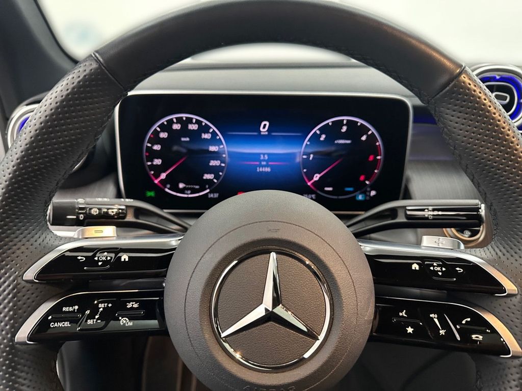 Mercedes-Benz GLC 220 2025 г. Серый, пробег 14482 км