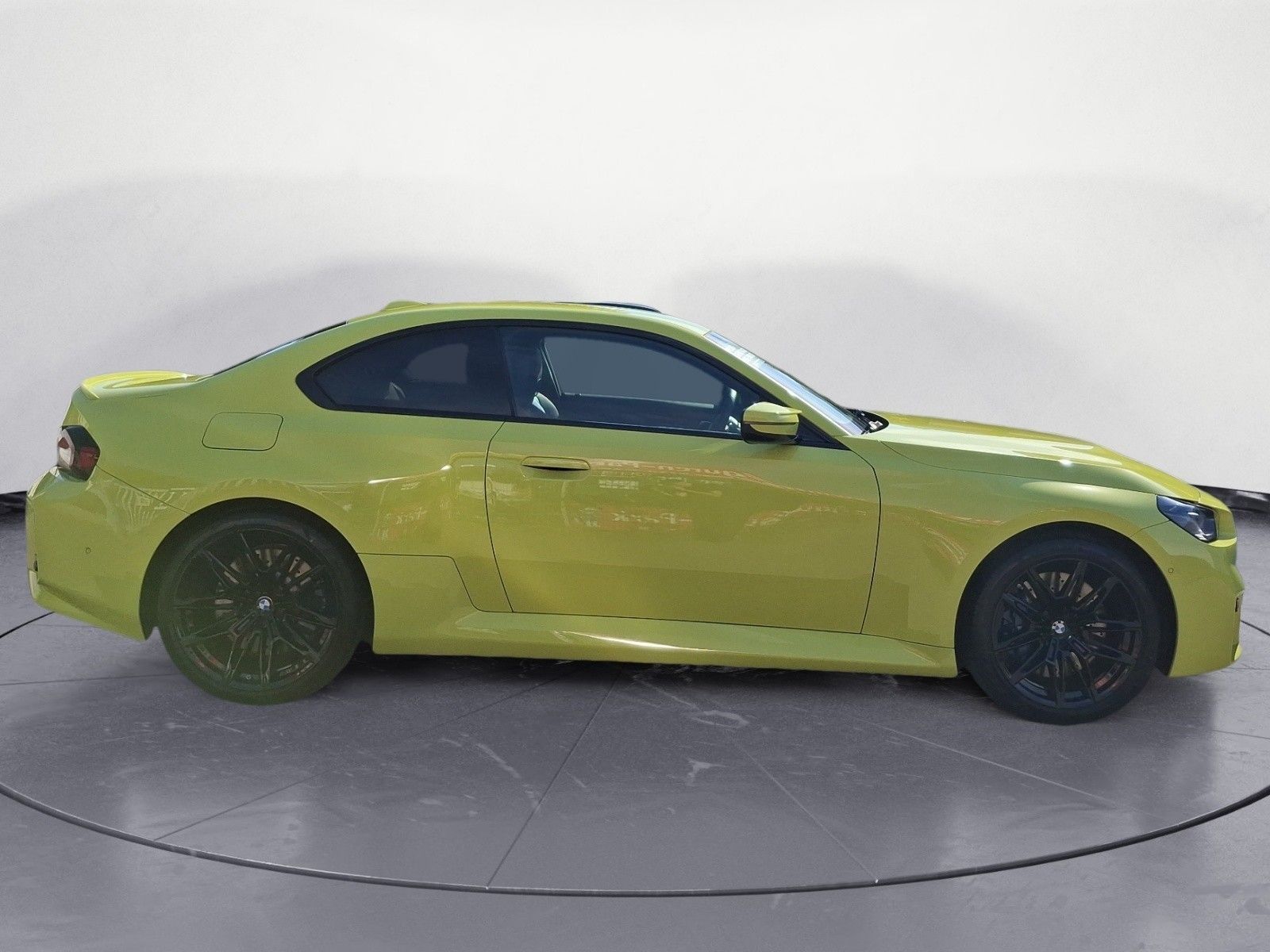 BMW M2 2026 г. Жёлтый, пробег 5662 км