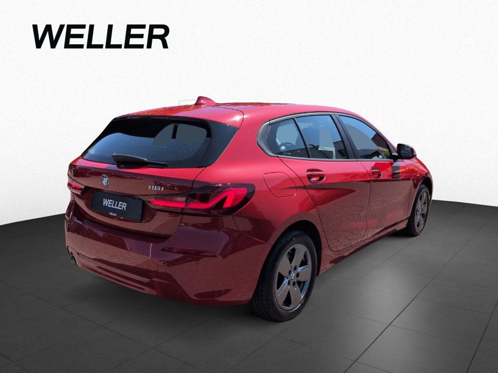 BMW 116 2023 г. Красный, пробег 38655 км