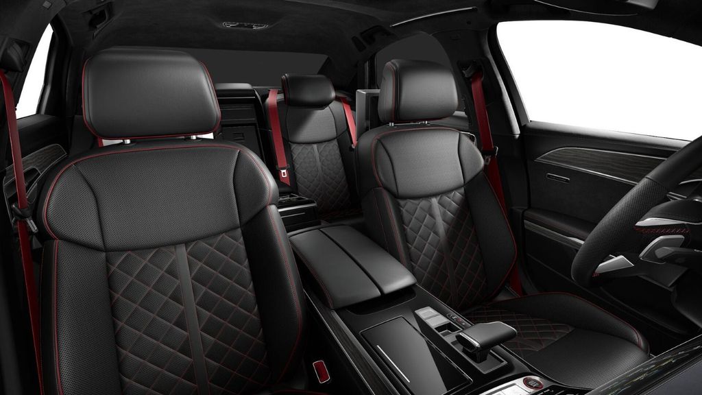 Audi S8 2023 г. Чёрный, пробег 38500 км