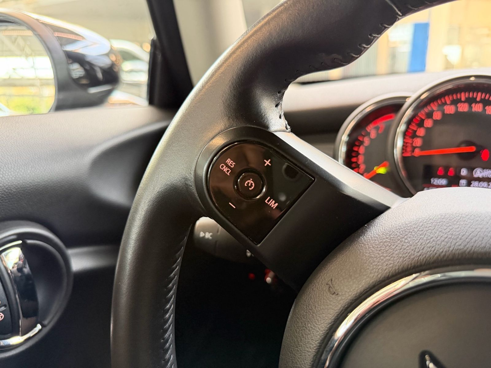 Mini ONE 2022 г. Чёрный, пробег 52469 км