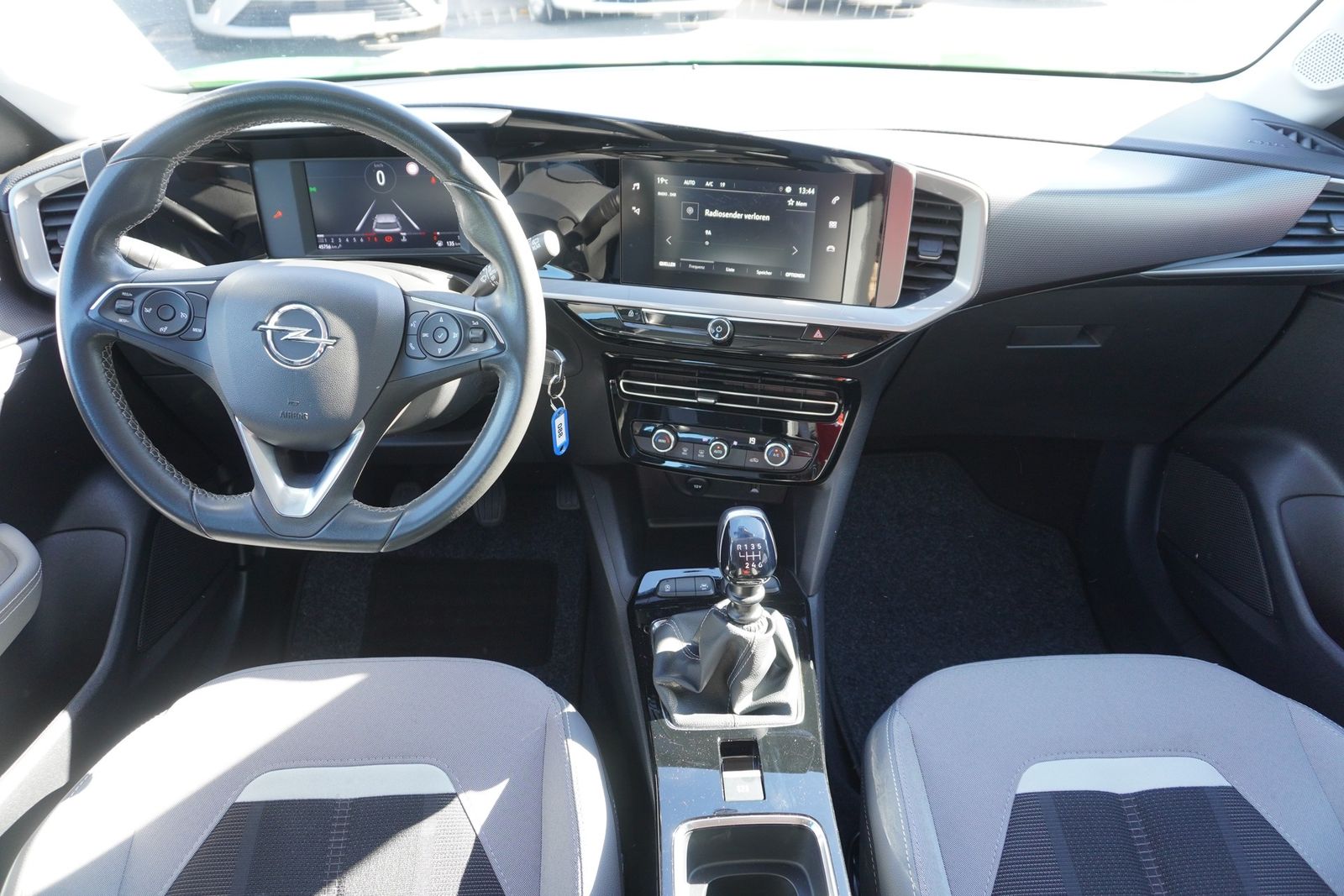 Opel Mokka 2022 г. Зелёный, пробег 45755 км