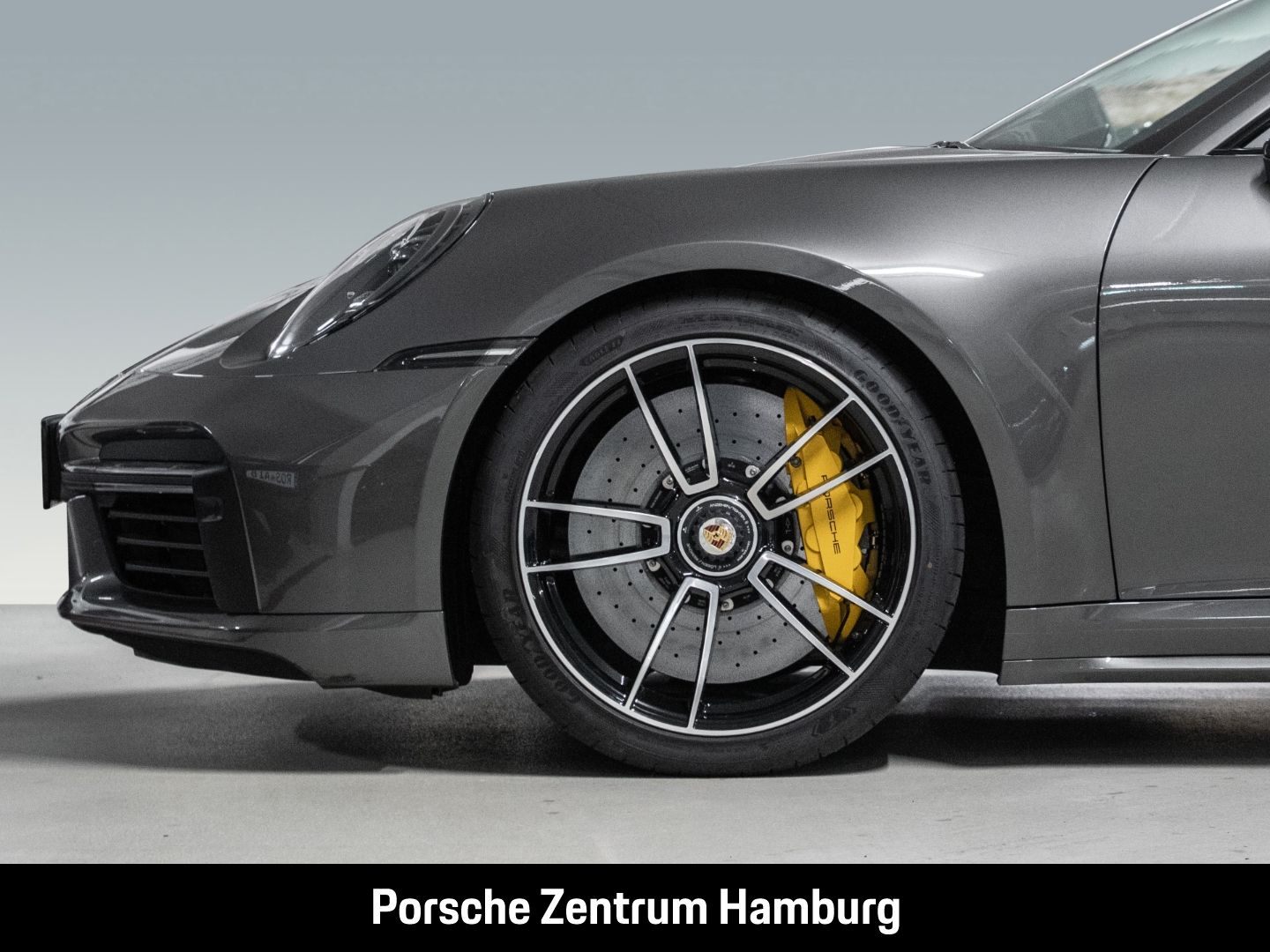 Porsche 992 2021 г. Серый, пробег 33336 км