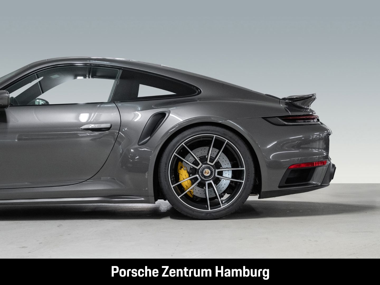 Porsche 992 2021 г. Серый, пробег 33336 км