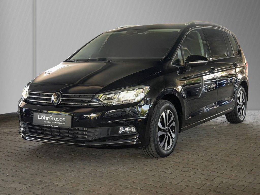 Volkswagen Touran 2023 г. Чёрный, пробег 59715 км
