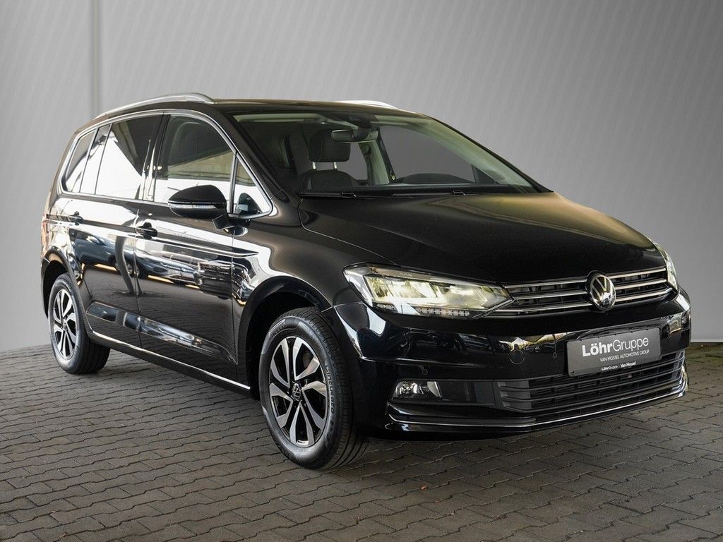 Volkswagen Touran 2023 г. Чёрный, пробег 59715 км