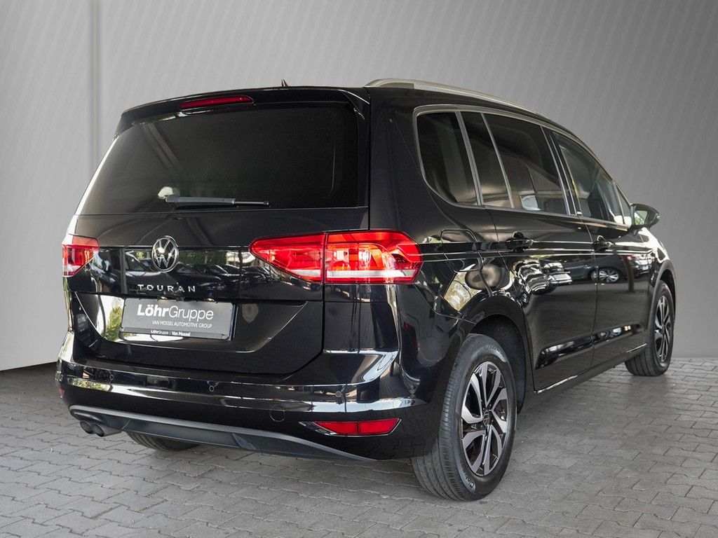 Volkswagen Touran 2023 г. Чёрный, пробег 59715 км