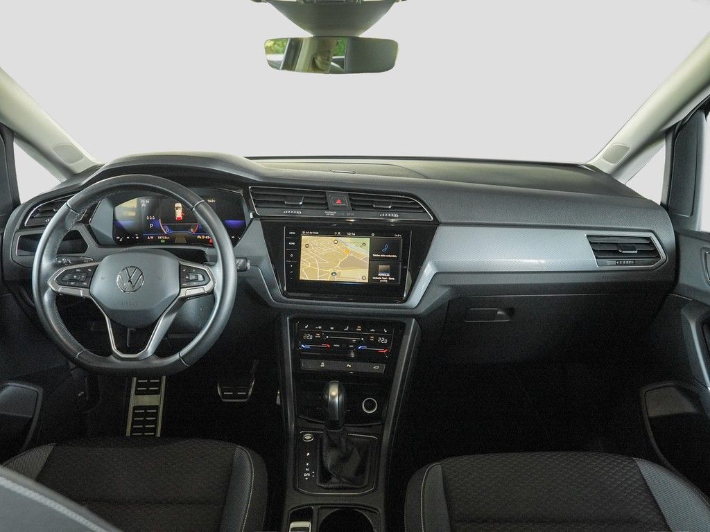Volkswagen Touran 2023 г. Чёрный, пробег 59715 км