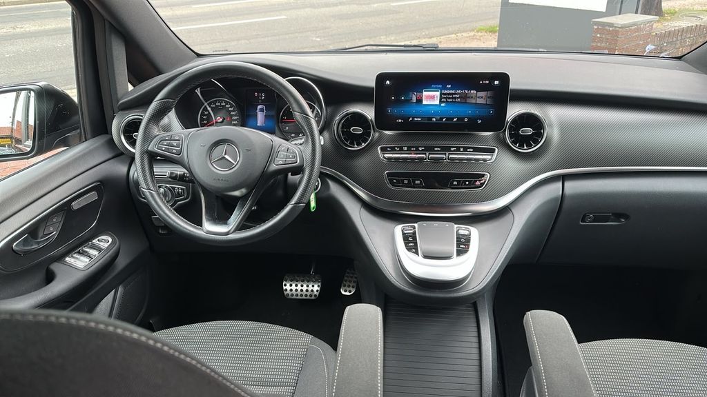 Mercedes-Benz 220 2022 г. Серый, пробег 48000 км