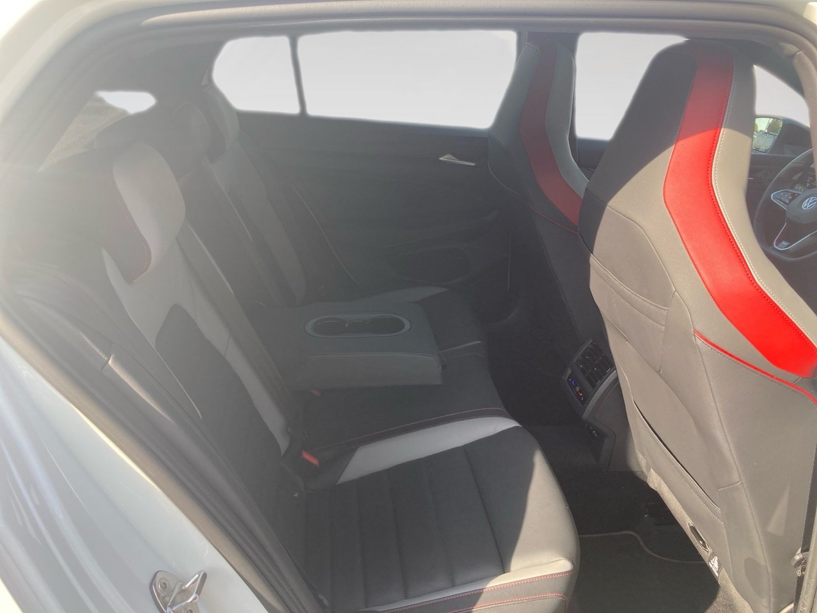 Volkswagen Golf 2022 г. Белый, пробег 48364 км