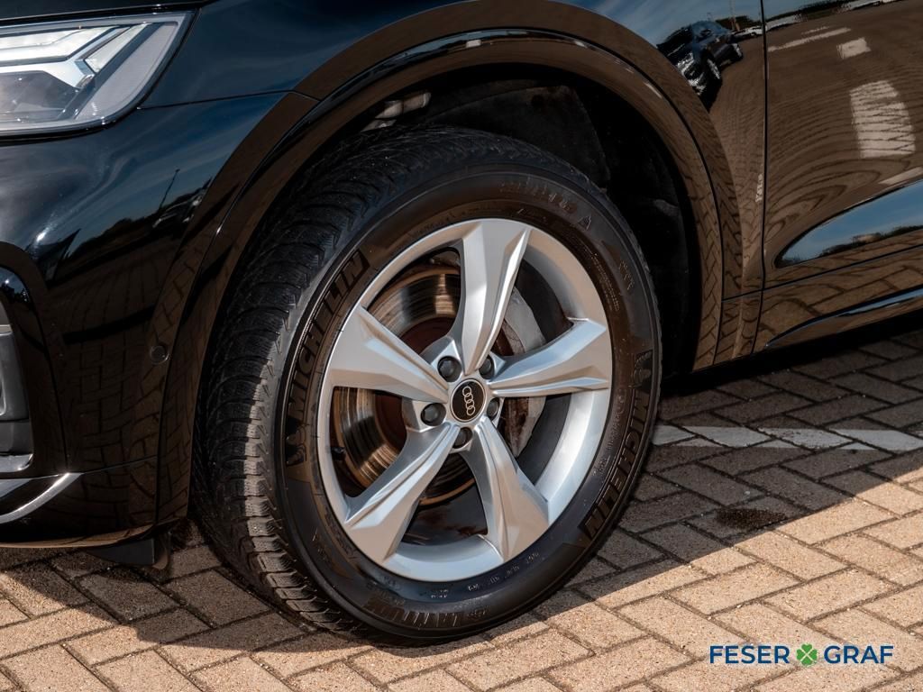 Audi Q5 2022 г. Чёрный, пробег 38517 км