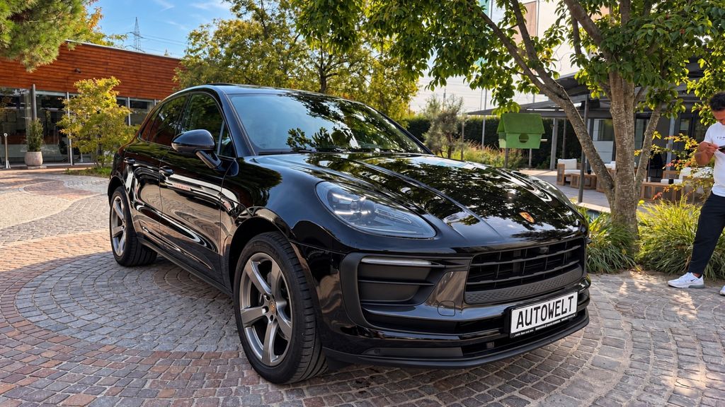 Porsche Macan 2024 г. Чёрный, пробег 42000 км