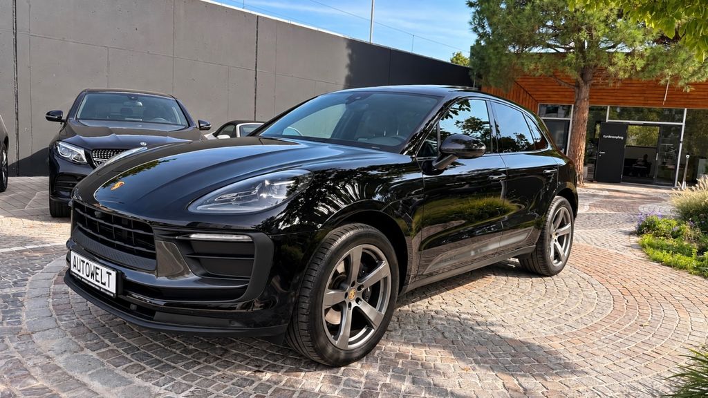 Porsche Macan 2024 г. Чёрный, пробег 42000 км