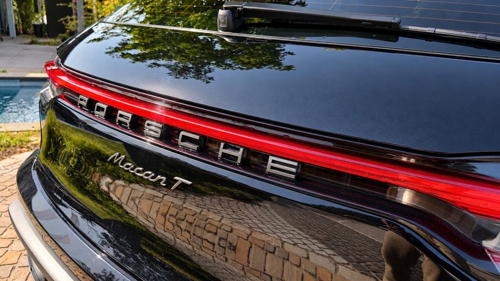 Porsche Macan 2024 г. Чёрный, пробег 42000 км