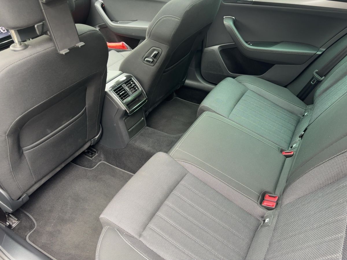 Skoda Superb 2023 г. Серебристый, пробег 44450 км