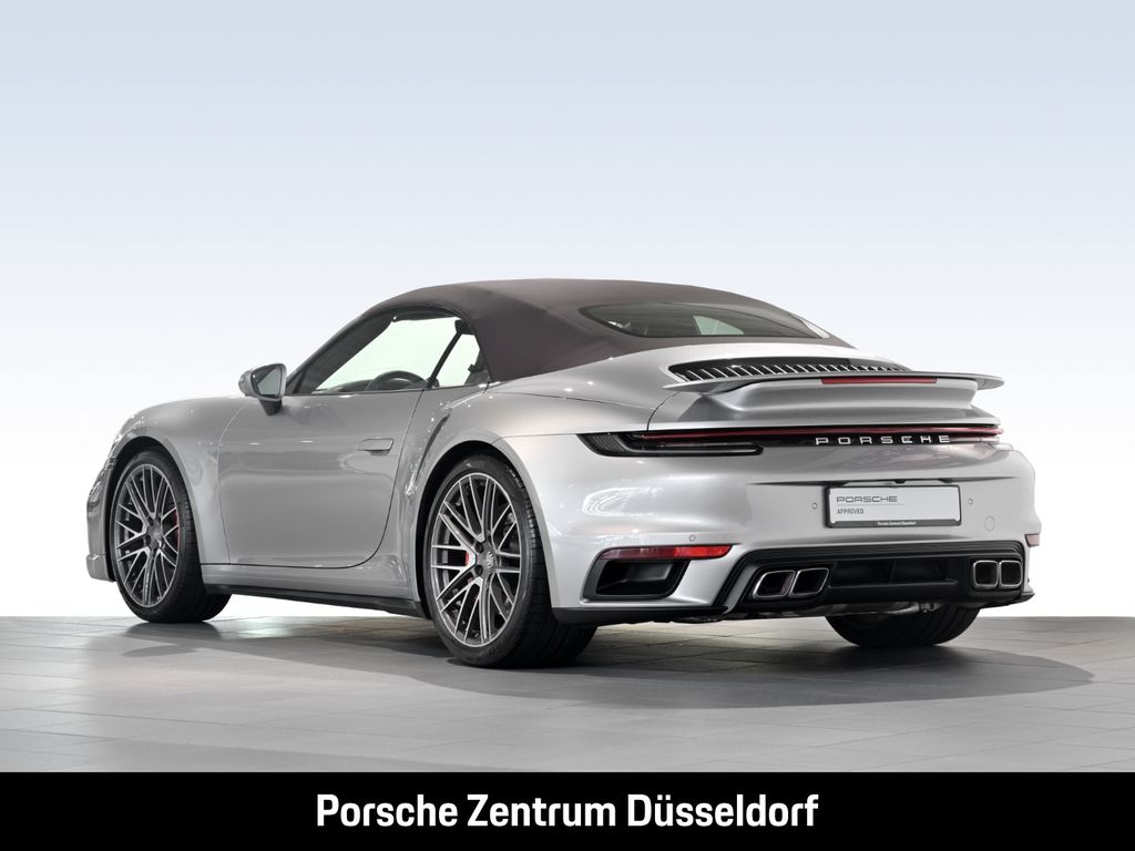 Porsche 992 2022 г. Серебристый, пробег 38354 км