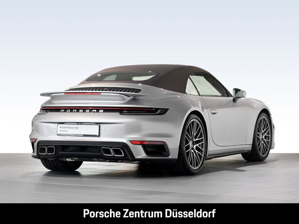 Porsche 992 2022 г. Серебристый, пробег 38354 км
