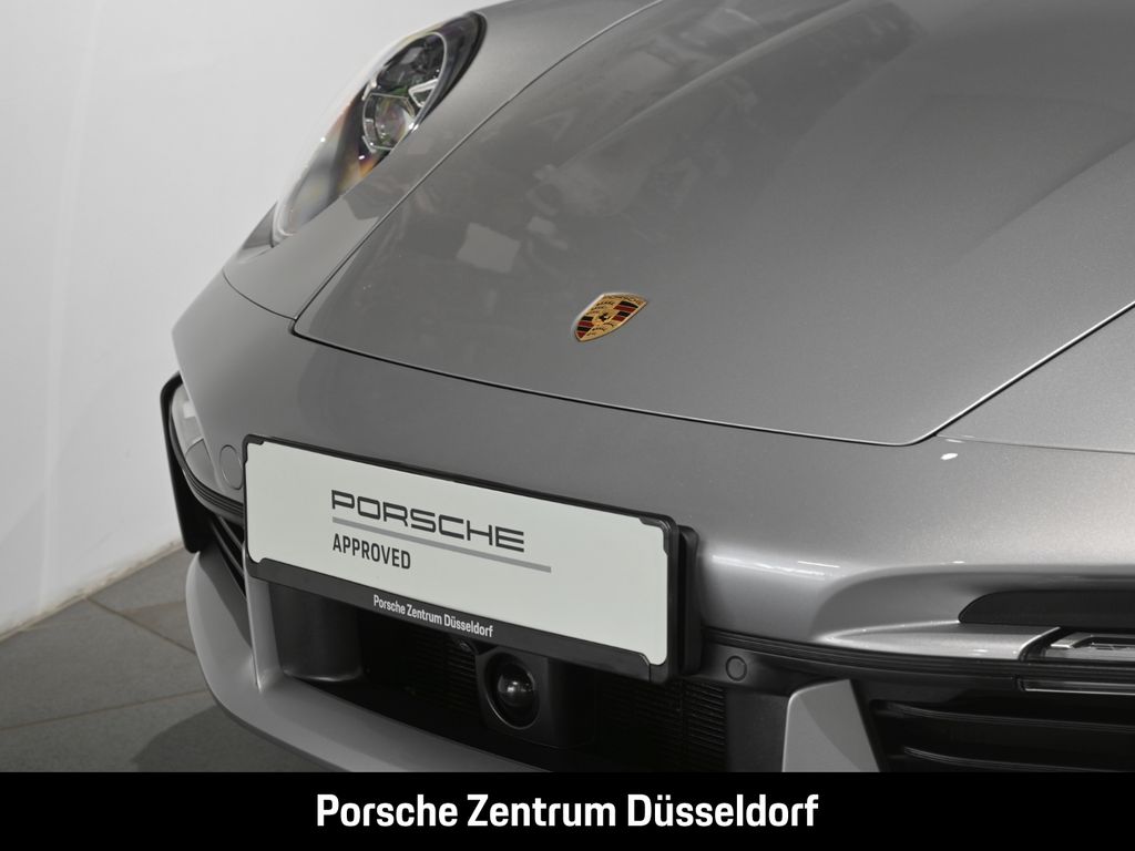 Porsche 992 2022 г. Серебристый, пробег 38354 км
