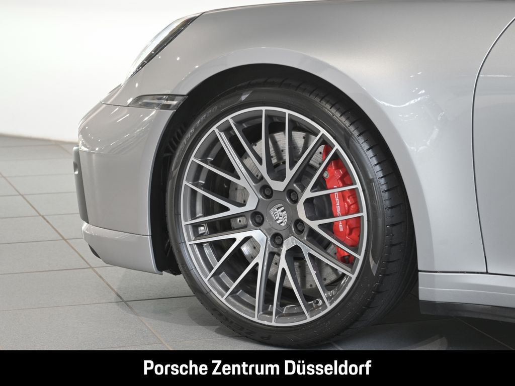 Porsche 992 2022 г. Серебристый, пробег 38354 км
