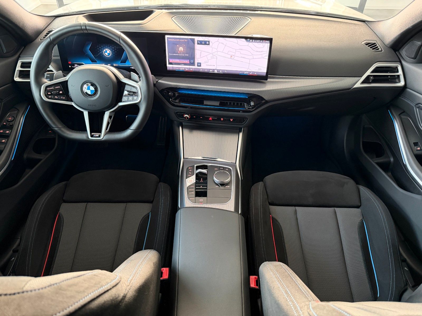 BMW 320 2026 г. Белый, пробег 25600 км