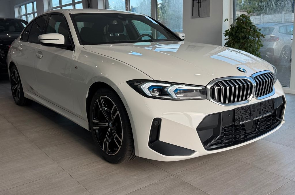 BMW 320 2026 г. Белый, пробег 25600 км