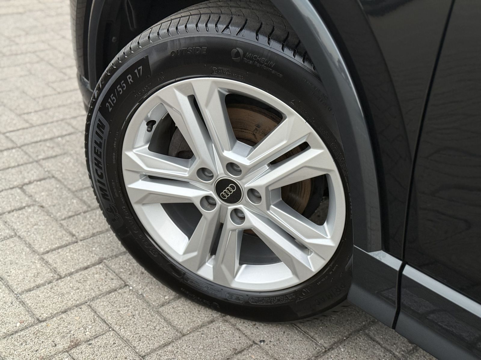 Audi Q2 2023 г. Чёрный, пробег 49271 км