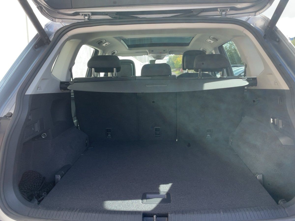 Volkswagen TIGUAN ALLSPACE 2023 г. Серебристый, пробег 50250 км